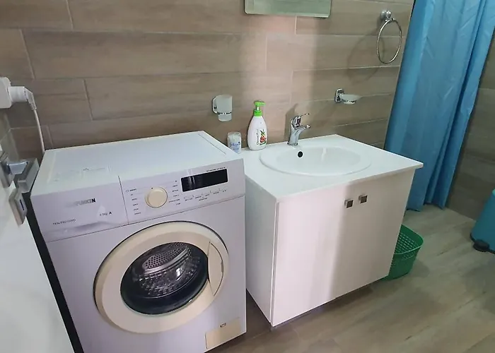 G&e Harbour View Latsi